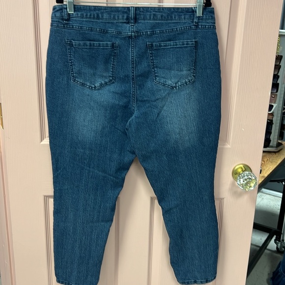 NWOT ladies 16 p capris d. Jeans - Picture 4 of 5